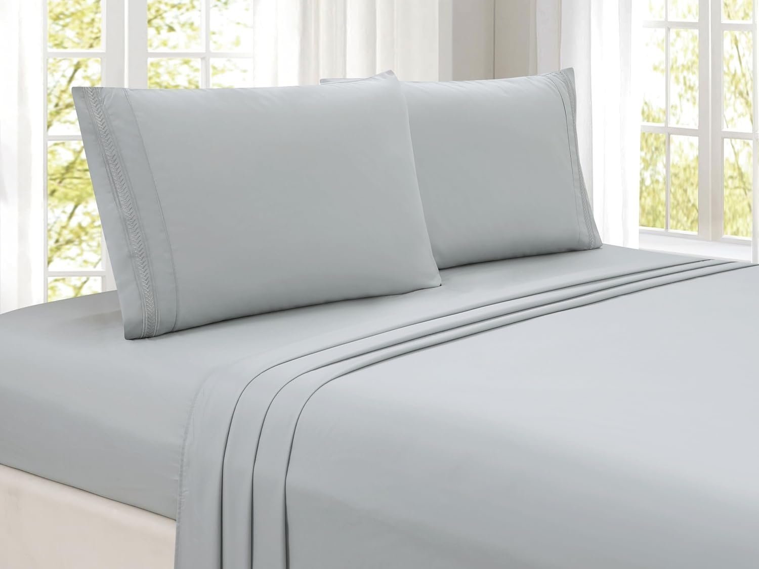 4-Piece Microfiber Sheet Set – Queen Size - Image 2